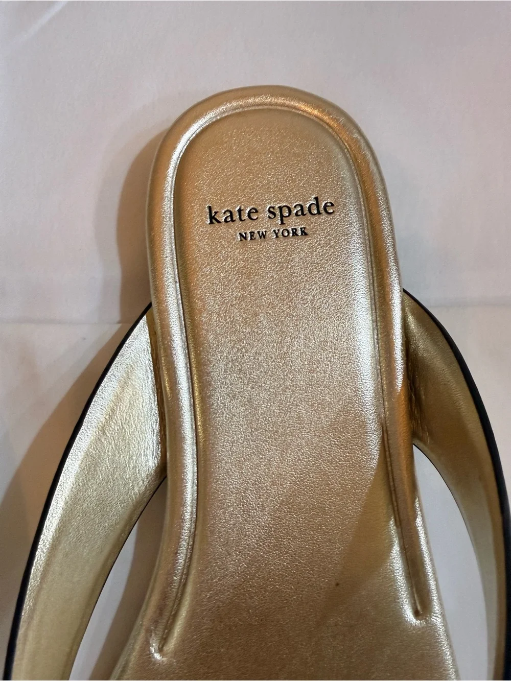 NWOT Kate Spade gold metallic thong sandals - Women's
